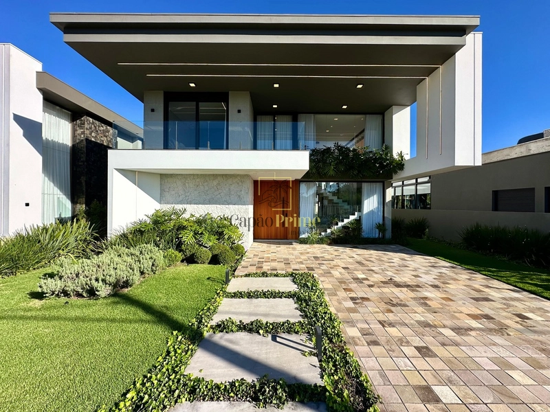 Casa decorado em condomínio fechado com acesso a lagoa