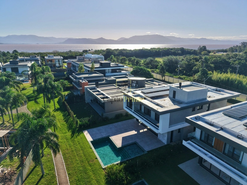 Casa decorado em condomínio fechado com acesso a lagoa: 3ª foto da galeria de imagens do imóvel