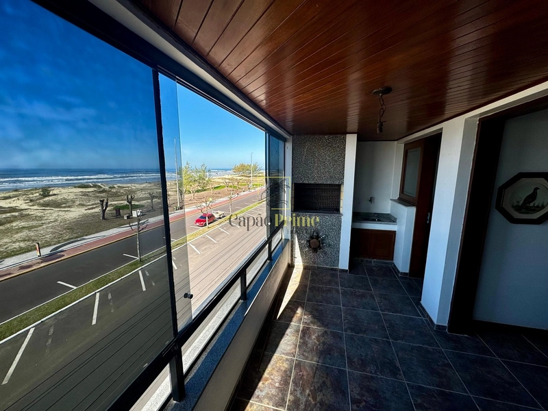 Apartamento 2 dormitórios na beira mar com vista eterna para o mar: 1ª foto da galeria de imagens do imóvel