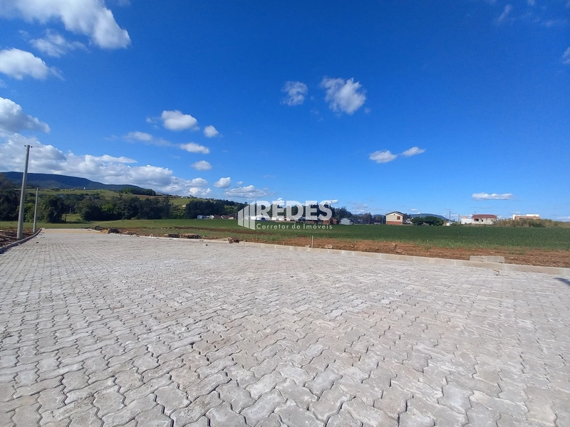 Terreno de esquina: 6ª foto da galeria de imagens do imóvel