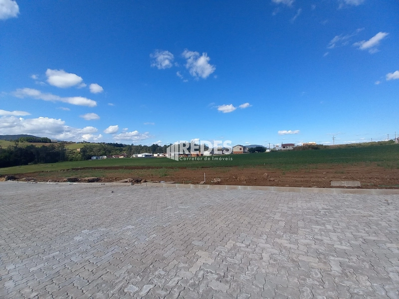 Terreno de esquina: 9ª foto da galeria de imagens do imóvel