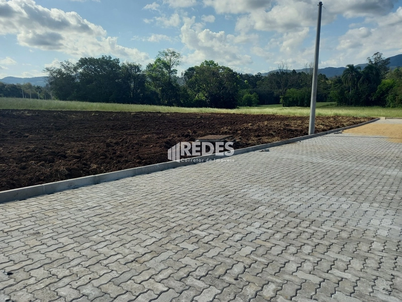Terreno de esquina: 10ª foto da galeria de imagens do imóvel