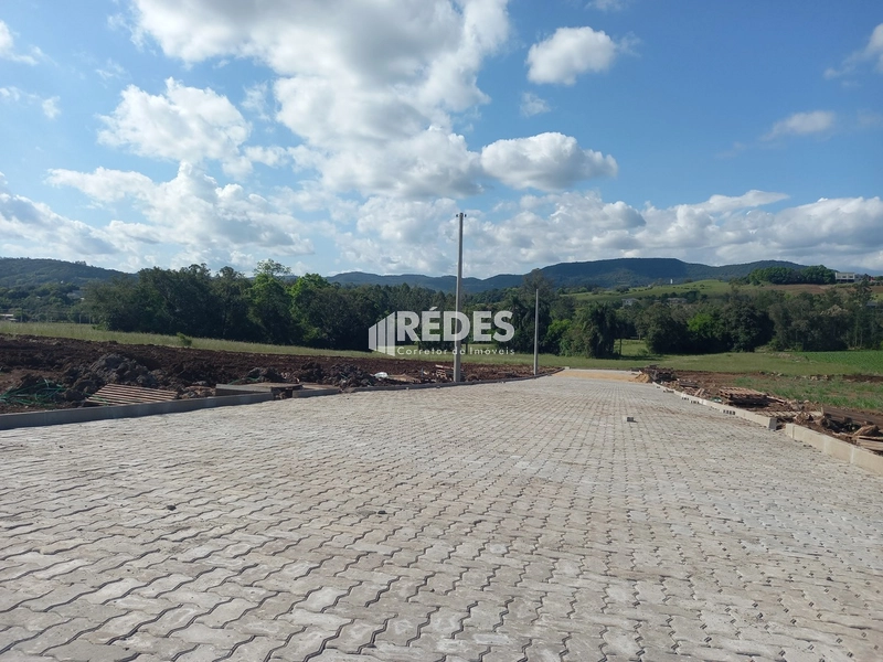 Terreno de esquina: 4ª foto da galeria de imagens do imóvel