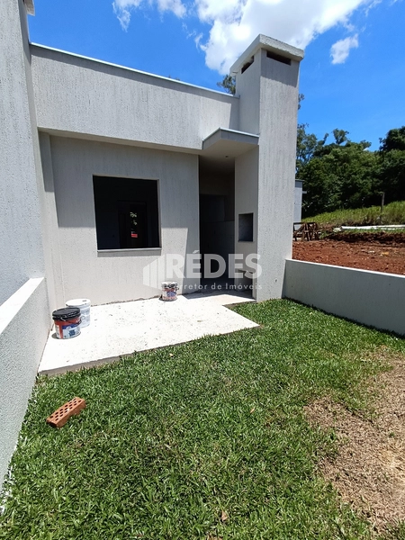 Casa 2 dorms: 2ª foto da galeria de imagens do imóvel