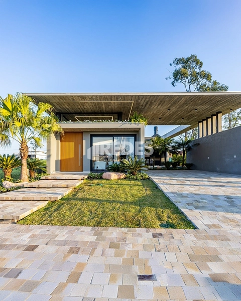 Casa 4 suítes