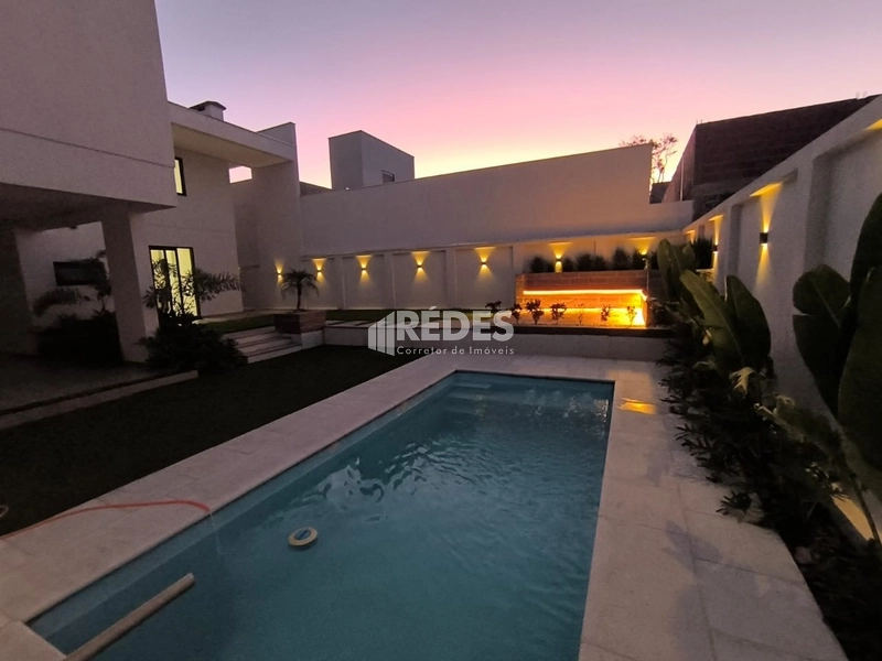 Casa 3 suítes e piscina