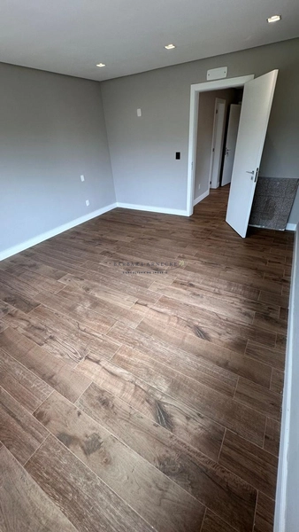 CASA COM 4 SUÍTES EM CONDOMÍNIO FECHADO EM CANELA: 28ª foto da galeria de imagens do imóvel