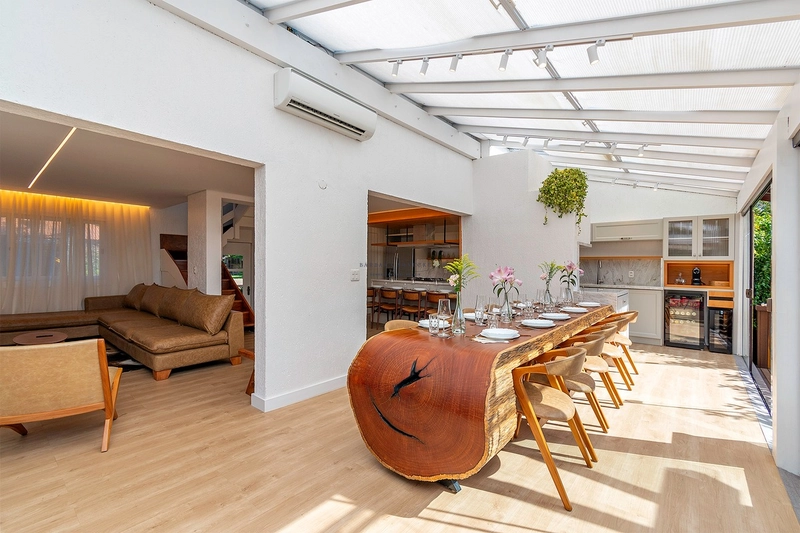 Casa com 240m², 4 dormitórios sendo 2 suítes: 2ª foto da galeria de imagens do imóvel
