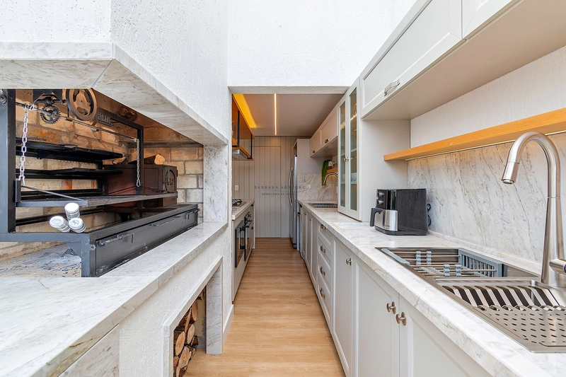 Casa com 240m², 4 dormitórios sendo 2 suítes: 19ª foto da galeria de imagens do imóvel