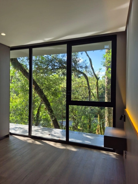 Casa com 230m², 03 suítes em condomínio Pinheiro Grosso em Canela: 29ª foto da galeria de imagens do imóvel