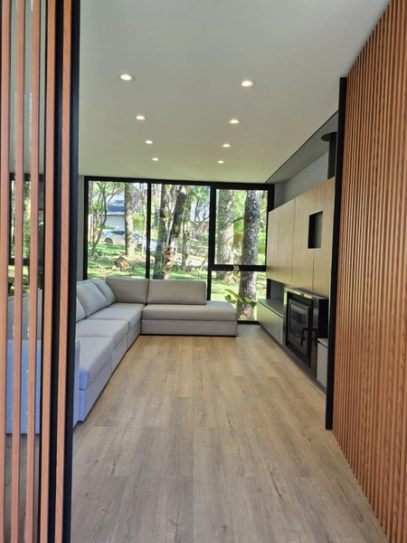 Casa com 230m², 03 suítes em condomínio Pinheiro Grosso em Canela: 9ª foto da galeria de imagens do imóvel