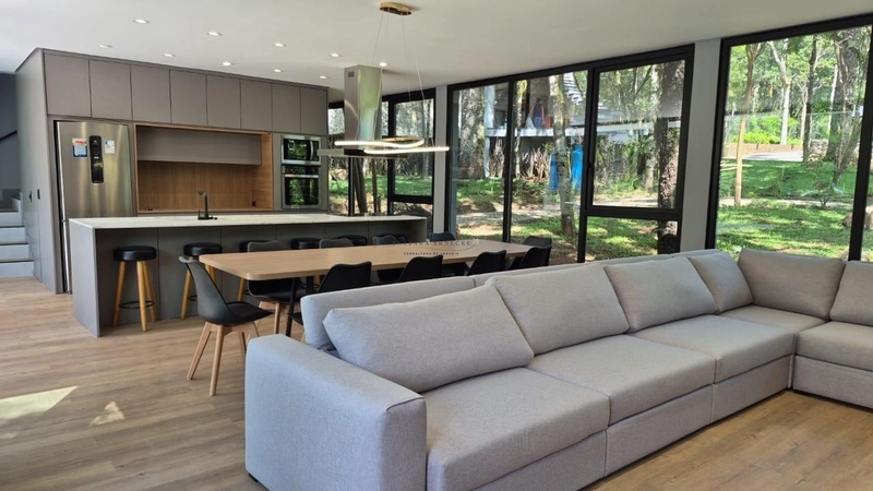 Casa com 230m², 03 suítes em condomínio Pinheiro Grosso em Canela: 5ª foto da galeria de imagens do imóvel