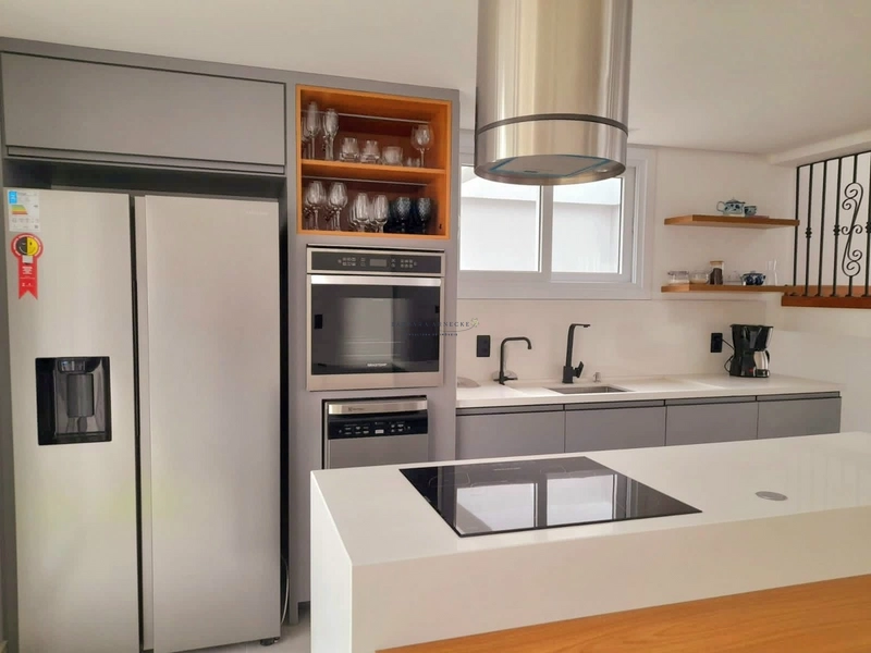 Casa 180m² com 4 dormitórios, sendo 3 suítes em Gramado: 2ª foto da galeria de imagens do imóvel