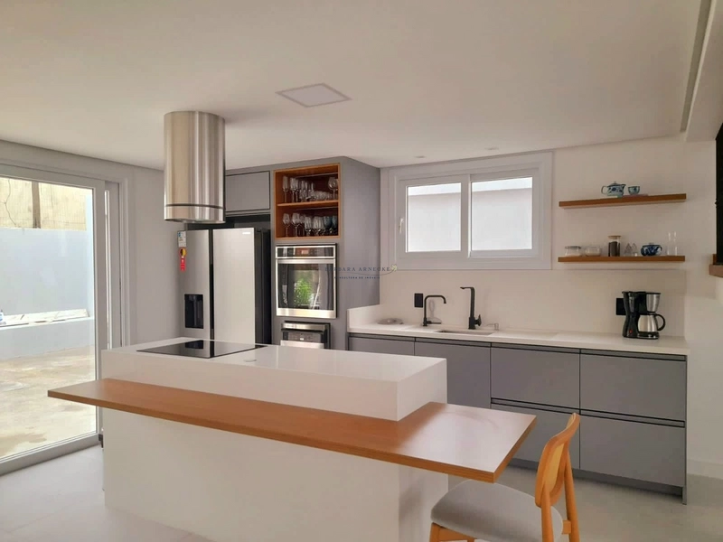 Casa 180m² com 4 dormitórios, sendo 3 suítes em Gramado: 3ª foto da galeria de imagens do imóvel
