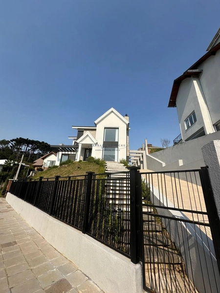 Casa 180m² com 4 dormitórios, sendo 3 suítes em Gramado: 9ª foto da galeria de imagens do imóvel