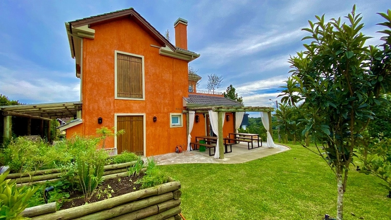Casa, no bairro Morada da Serra em Gramado: 2ª foto da galeria de imagens do imóvel