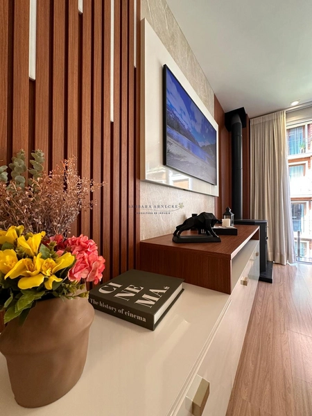 Apartamento com 2 dormitórios, sendo 1 suíte no centro de Gramado.: 3ª foto da galeria de imagens do imóvel
