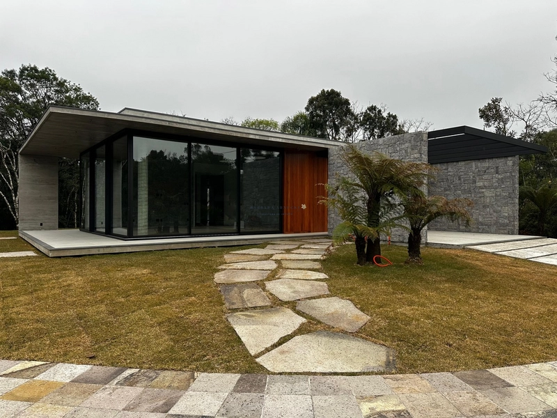 Casa 3 suítes Gramado.: 1ª foto da galeria de imagens do imóvel