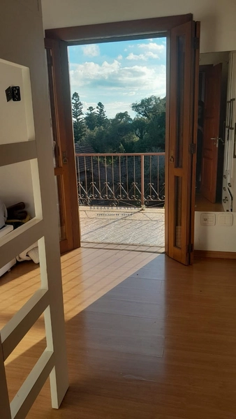 CASA DE ESQUINA EM CANELA: 13ª foto da galeria de imagens do imóvel