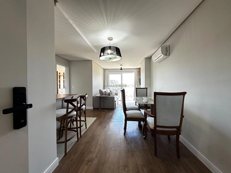 Apartamento 1 suíte em Canela. Mobiliado, decorado e equipado.: 2ª foto da galeria de imagens do imóvel