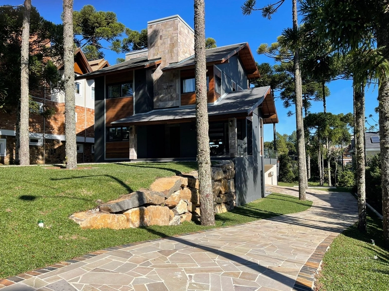 Casa 520m² com 4 suítes em condomínio de alto padrão em Gramado: 3ª foto da galeria de imagens do imóvel