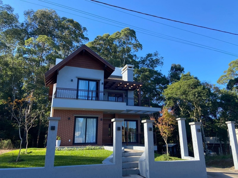 Casa 03 suítes, em Gramado: 1ª foto da galeria de imagens do imóvel