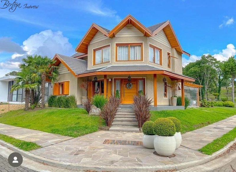 Casa na Avenida Central: 1ª foto da galeria de imagens do imóvel