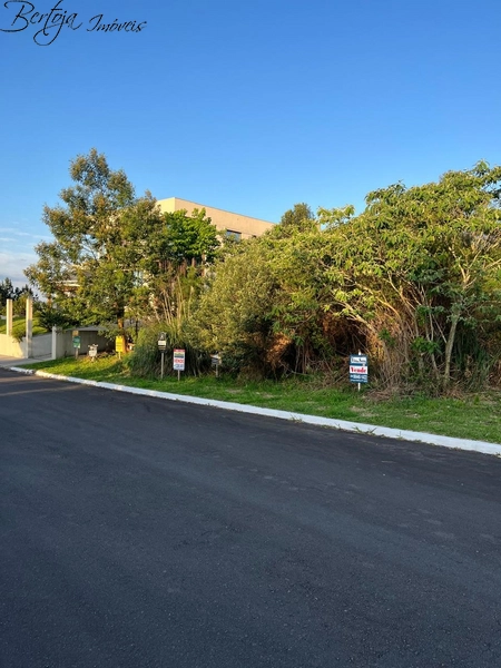 Terreno no Loteamento Morada da Serra: 2ª foto da galeria de imagens do imóvel