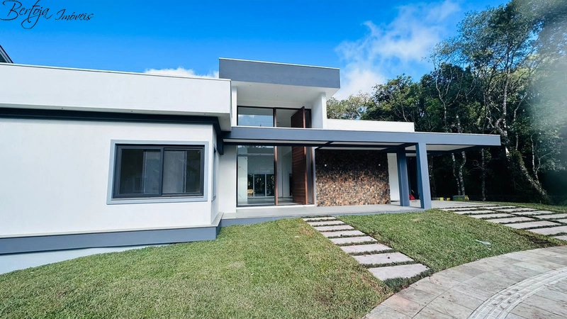 Casa no Vivendas do Arvoredo: 1ª foto da galeria de imagens do imóvel