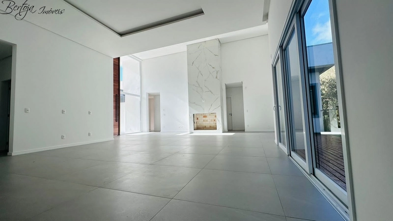 Casa no Vivendas do Arvoredo: 9ª foto da galeria de imagens do imóvel