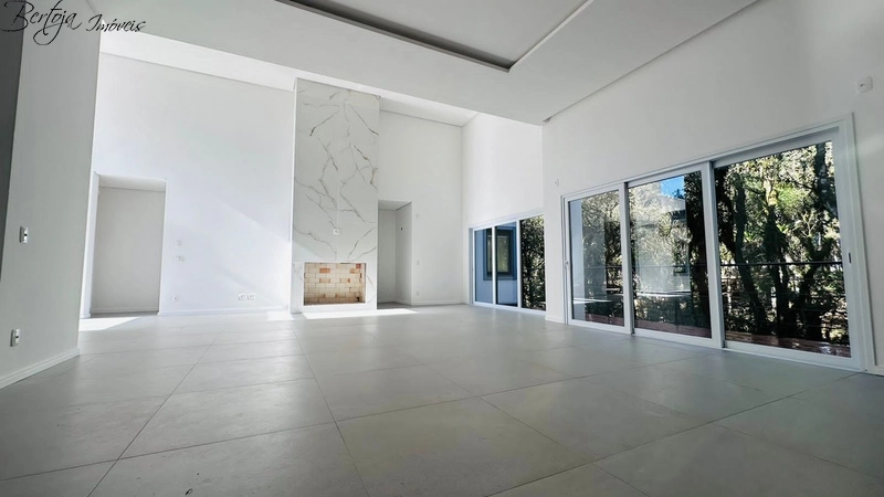 Casa no Vivendas do Arvoredo: 10ª foto da galeria de imagens do imóvel