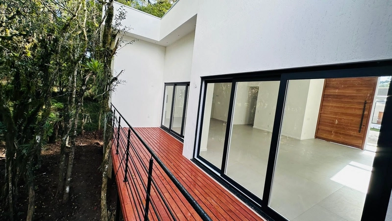 Casa no Vivendas do Arvoredo: 6ª foto da galeria de imagens do imóvel