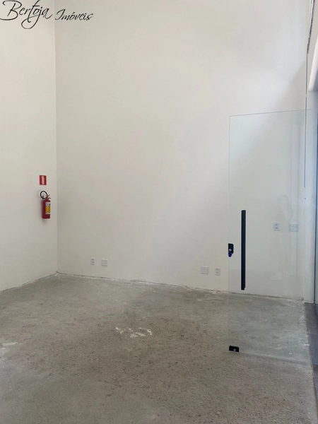Sala Comercial no Bairro Varzéa Grande: 4ª foto da galeria de imagens do imóvel