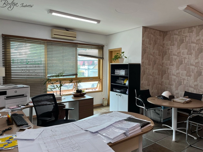Sala Comercial na Av. Das Hortensias: 1ª foto da galeria de imagens do imóvel