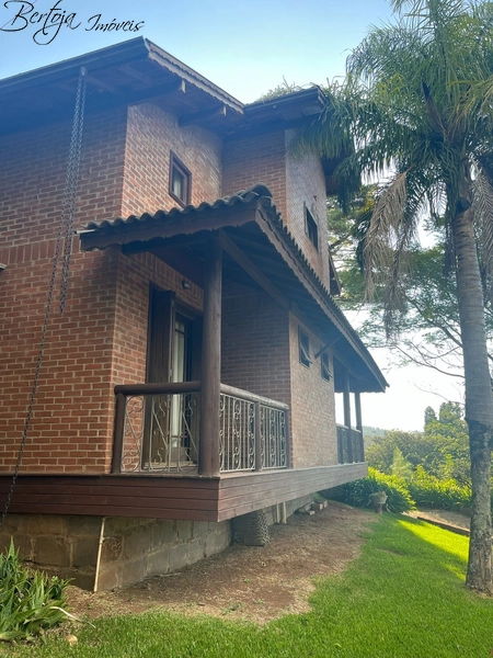 Casa com 04 dormitórios: 15ª foto da galeria de imagens do imóvel