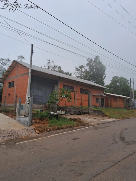 Pavilhão na Várzea Grande: 2ª foto da galeria de imagens do imóvel