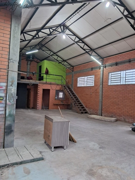 Pavilhão na Várzea Grande: 1ª foto da galeria de imagens do imóvel