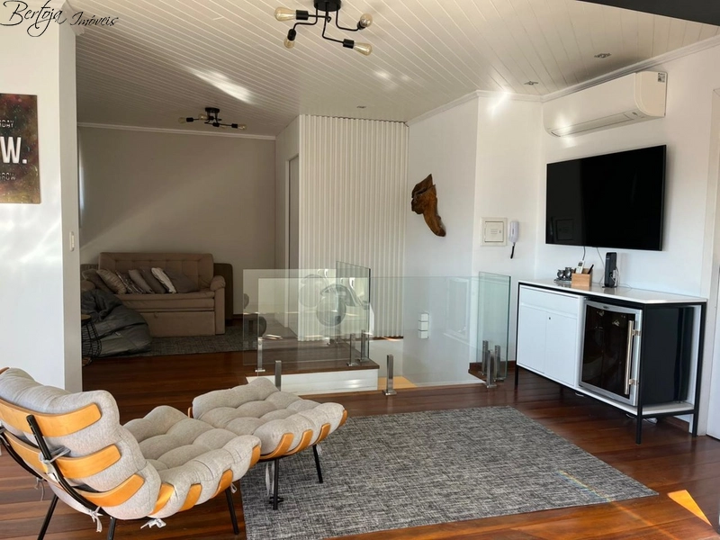 Apartamento duplex no centro: 14ª foto da galeria de imagens do imóvel