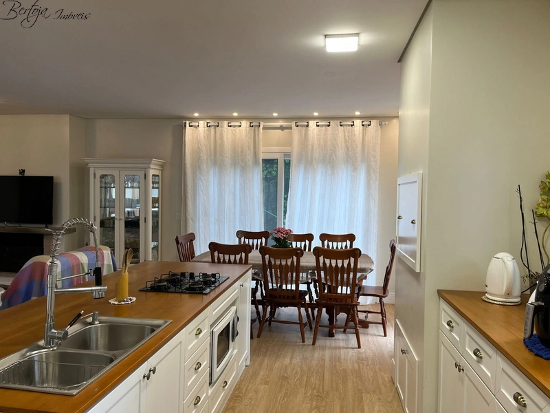 Casa no Bairro Carniel: 6ª foto da galeria de imagens do imóvel