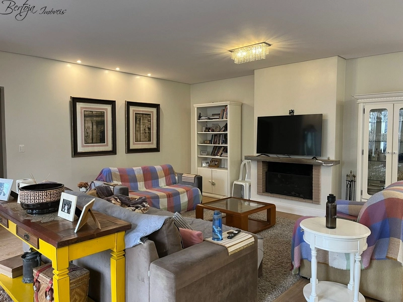 Casa no Bairro Carniel: 3ª foto da galeria de imagens do imóvel