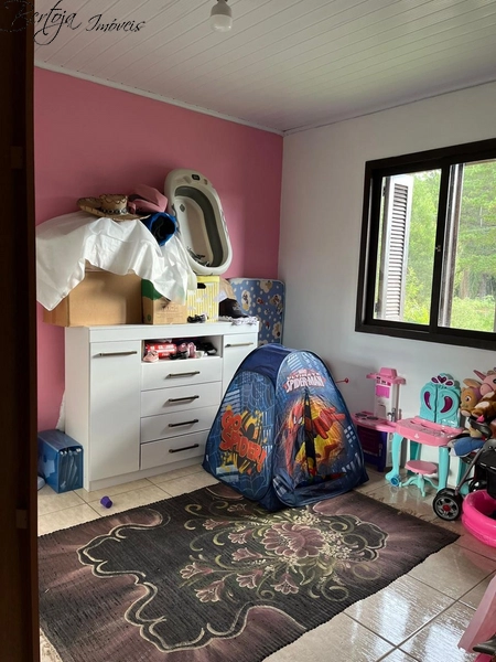 Casa no Vale dos Pinheiros: 6ª foto da galeria de imagens do imóvel