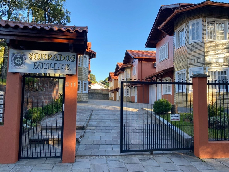 Casa Geminada com 03 dormitórios e mobiliada no Bairro Carniel: 2ª foto da galeria de imagens do imóvel