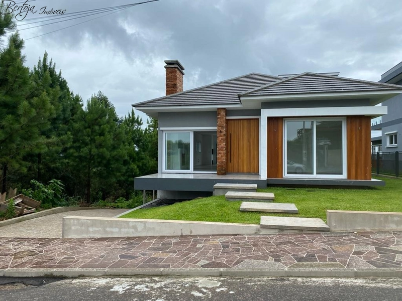 Casa com 02 suítes: 1ª foto da galeria de imagens do imóvel