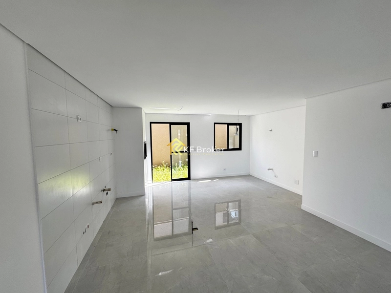 Sobrados/Triplex no Condomínio Monte Carlo – Tingui em Curitiba/PR: 7ª foto da galeria de imagens do imóvel
