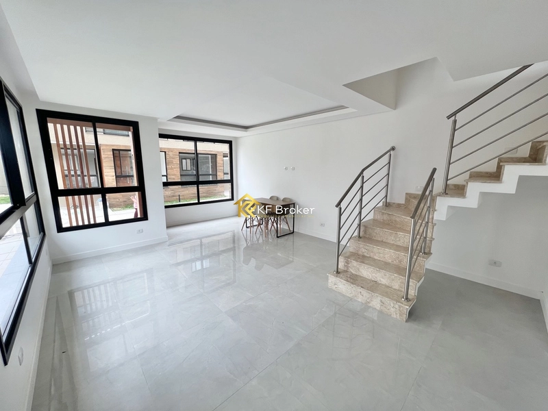 Sobrado/Triplex no Condomínio Monte Carlo – Tingui em Curitiba/PR: 16ª foto da galeria de imagens do imóvel