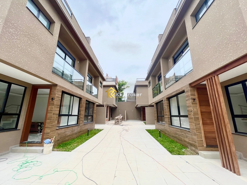 Sobrado/Triplex no Condomínio Monte Carlo – Tingui em Curitiba/PR: 5ª foto da galeria de imagens do imóvel