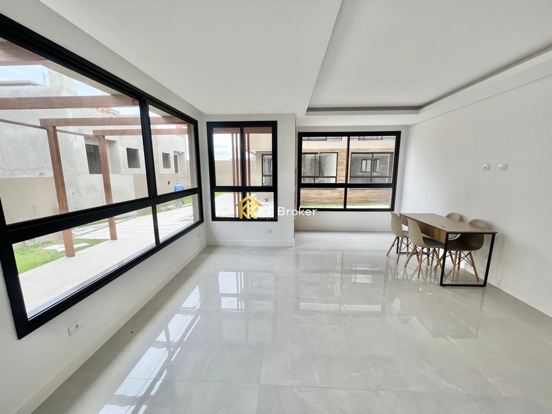 Sobrado/Triplex no Condomínio Monte Carlo – Tingui em Curitiba/PR: 14ª foto da galeria de imagens do imóvel