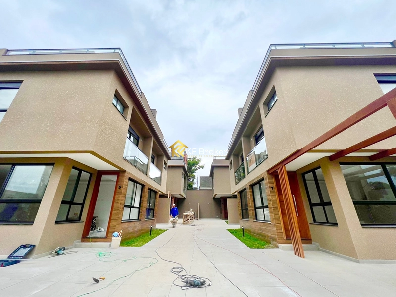 Sobrado/Triplex no Condomínio Monte Carlo – Tingui em Curitiba/PR: 4ª foto da galeria de imagens do imóvel