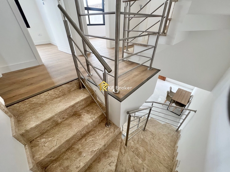 Sobrado/Triplex no Condomínio Monte Carlo – Tingui em Curitiba/PR: 19ª foto da galeria de imagens do imóvel