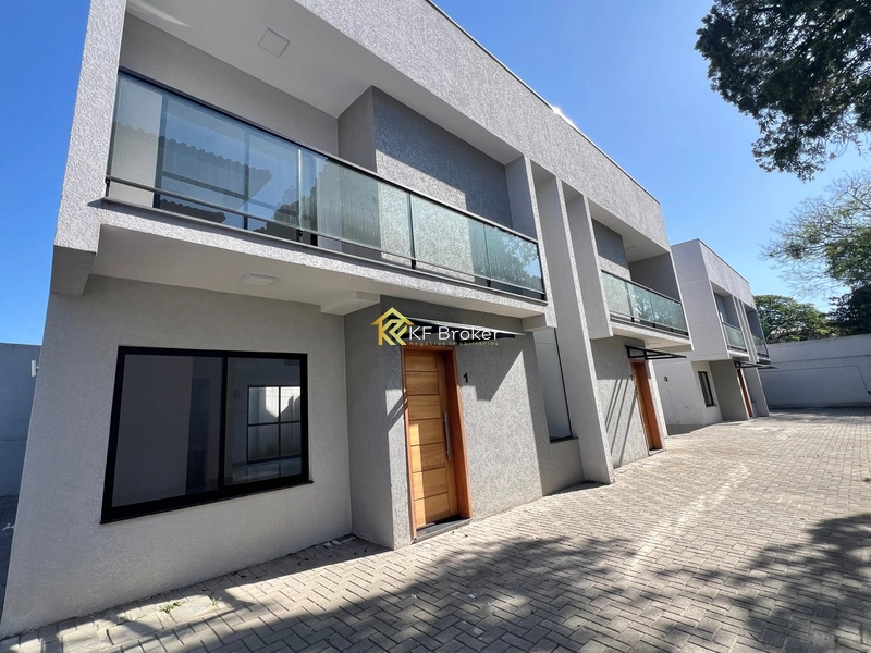 Sobrados à Venda em Condomínio - Tingui em Curitiba/PR.